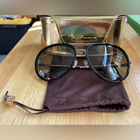 Tory Burch Aviator Black/Silver Sunglasses main image 5